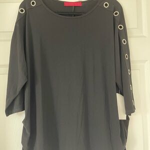 LOVE SCARLETT: Black Grommet Sleeve Top (Size 1X)